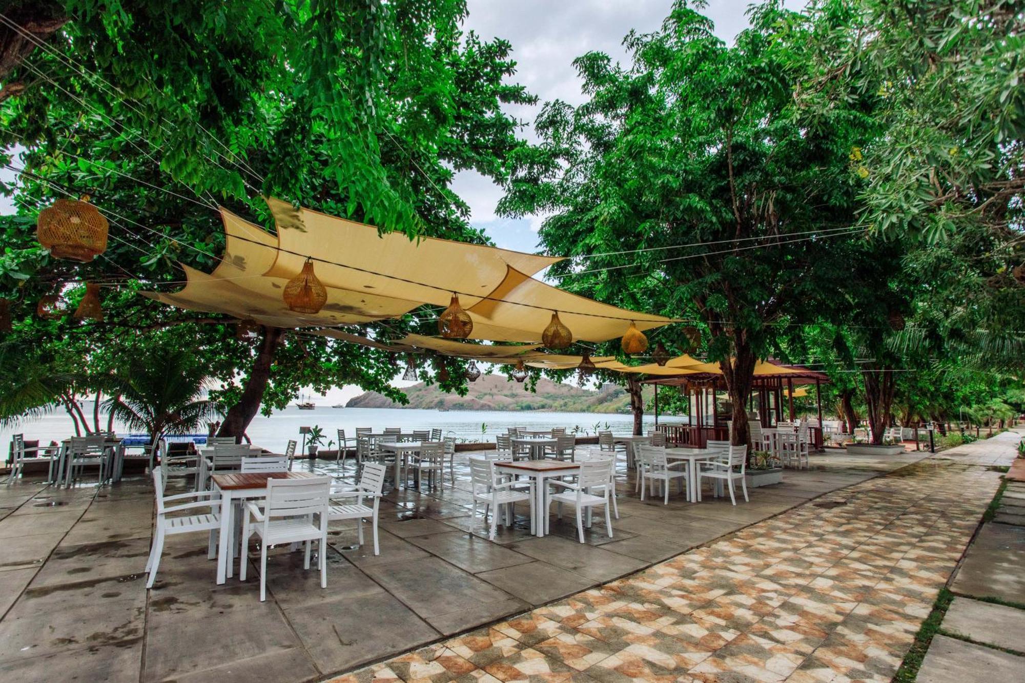 Sylvia Hotel & Resort Komodo ลาบวนบาโจ ภายนอก รูปภาพ