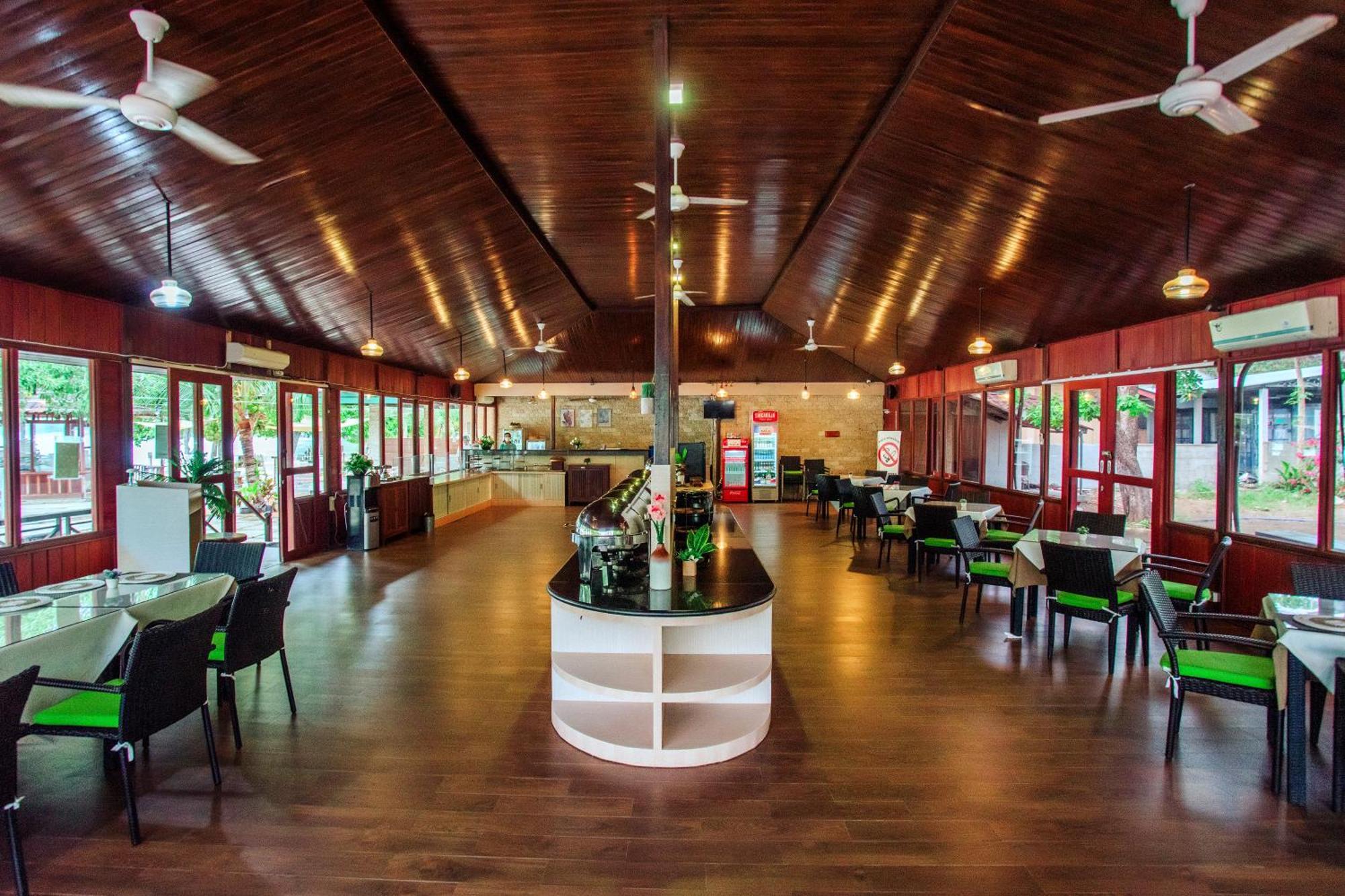 Sylvia Hotel & Resort Komodo ลาบวนบาโจ ภายนอก รูปภาพ