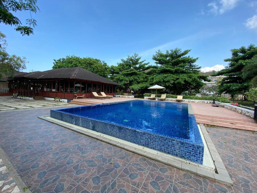 Sylvia Hotel & Resort Komodo ลาบวนบาโจ ภายนอก รูปภาพ